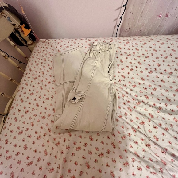 Like new! Urban Outfitters Jean cargo pants! - Picture 1 of 4